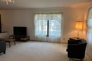 5646 S 45th St, Greenfield, WI 53220 - Photo 4