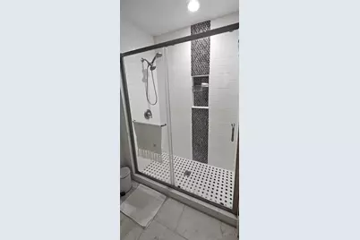 5646 S 45th St, Greenfield, WI 53220 - Photo 12