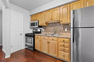 3119 S 122nd St, West Allis, WI 53227 - Photo 6