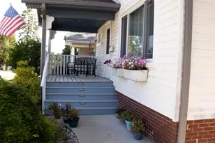 607 Monroe Ave, Racine, WI 53405 - Photo 4