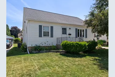 1717  Green St, Manitowoc, WI 54220 - Photo 1