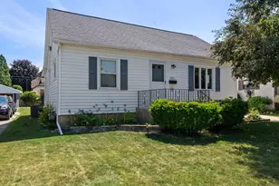 1717 Green St, Manitowoc, WI 54220 - Photo 1