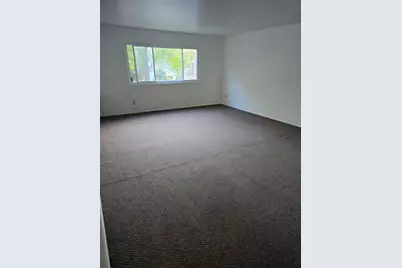 1026 S 33rd St, Milwaukee, WI 53215 - Photo 10