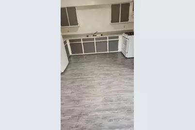 1026 S 33rd St, Milwaukee, WI 53215 - Photo 8