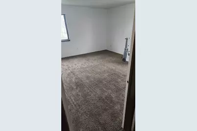 1026 S 33rd St, Milwaukee, WI 53215 - Photo 6