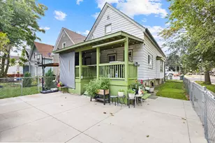 2803 W Burnham St, Milwaukee, WI 53215 - Photo 2