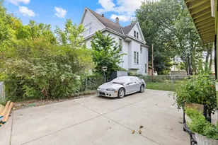 2803 W Burnham St, Milwaukee, WI 53215 - Photo 22