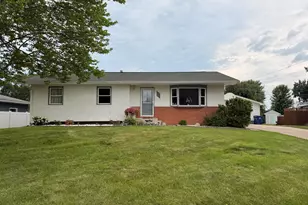 303 Shelly Ln, Campbell, WI 54603 - Photo 2