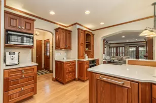 5859 N Maitland Ct, Whitefish Bay, WI 53217 - Photo 10