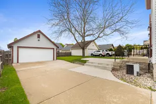 1721 N 21st St, Milwaukee, WI 53205 - Photo 24