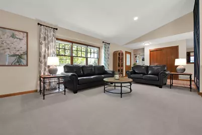 8381 S 15th Ave, Oak Creek, WI 53154 - Photo 6