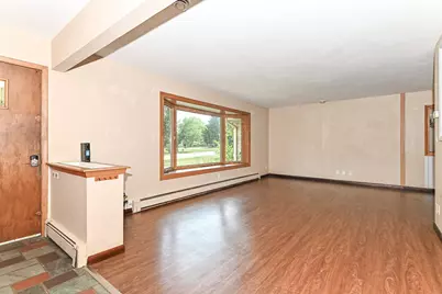 12600 W Joliet Cir, New Berlin, WI 53151 - Photo 4