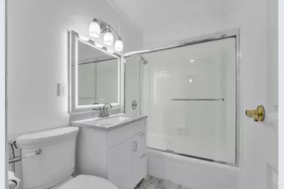 4869 S 19th St, Milwaukee, WI 53221 - Photo 14