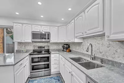 4869 S 19th St, Milwaukee, WI 53221 - Photo 8