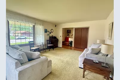 607  Poppy St, Oconomowoc, WI 53066 - Photo 4