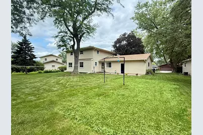 607  Poppy St, Oconomowoc, WI 53066 - Photo 16