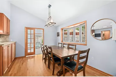 208  Endfield Cir, Waukesha, WI 53186 - Photo 10