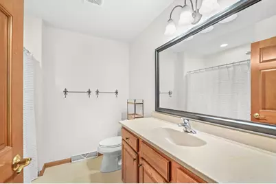 208  Endfield Cir, Waukesha, WI 53186 - Photo 24