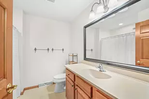 208 Endfield Cir, Waukesha, WI 53186 - Photo 24