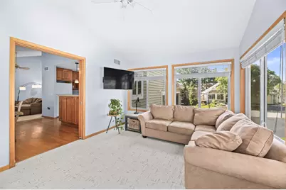 208  Endfield Cir, Waukesha, WI 53186 - Photo 18