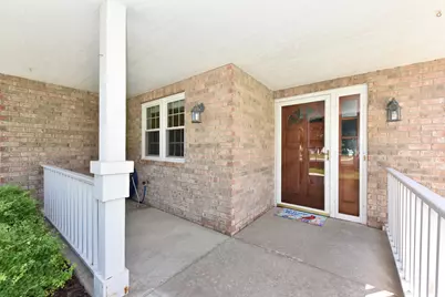 W65N296  Lincoln Ct, Cedarburg, WI 53012 - Photo 6