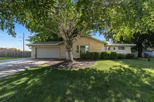 W128N8518 Revere Rd, Menomonee Falls, WI 53051 - Photo 32