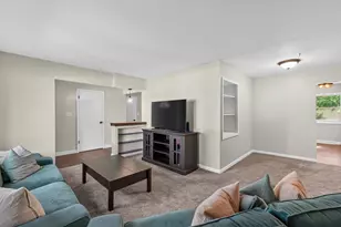 W128N8518 Revere Rd, Menomonee Falls, WI 53051 - Photo 14
