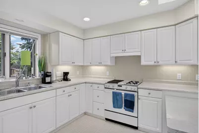 2737  Windepoint Ct #B, Sheboygan, WI 53083 - Photo 4