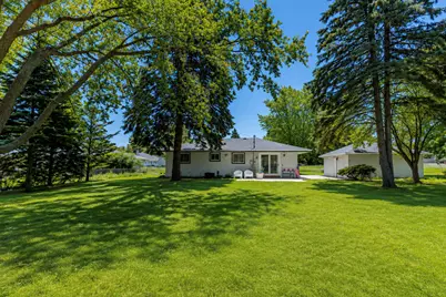2422 W Hilltop Ln, Oak Creek, WI 53154 - Photo 4