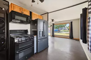 6622 W Bennett Ave, Milwaukee, WI 53219 - Photo 8