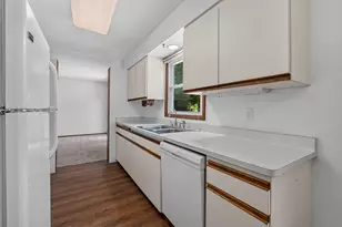 N101W15864 Santa Fe Dr, Germantown, WI 53022 - Photo 6