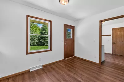 N101W15864  Santa Fe Dr, Germantown, WI 53022 - Photo 8