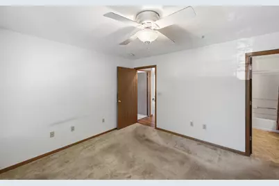 6105 S Creekside Dr #7, Cudahy, WI 53110 - Photo 24