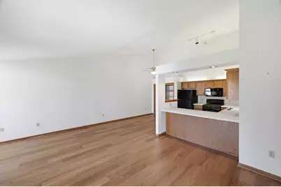 6105 S Creekside Dr #7, Cudahy, WI 53110 - Photo 4