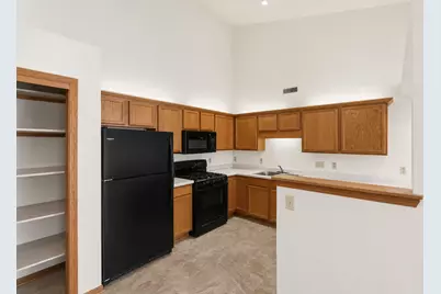 6105 S Creekside Dr #7, Cudahy, WI 53110 - Photo 8