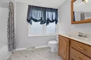 615 Roosevelt Dr, West Bend, WI 53090 - Photo 12