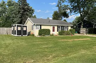 780 N Glenwood Dr, Silver Lake, WI 53170 - Photo 1