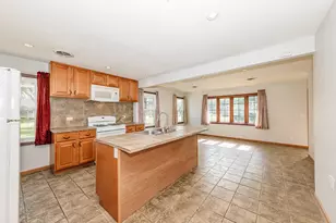 7191 S 37th Pl, Franklin, WI 53132 - Photo 10