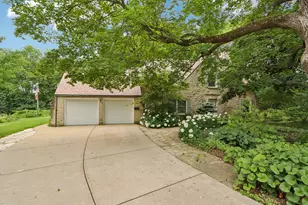 S24W23112 Lookout Dr, Waukesha, WI 53186 - Photo 1