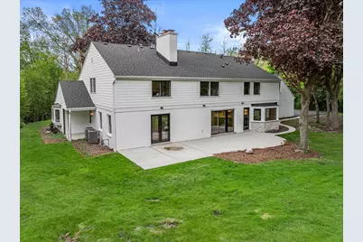 10525 N Fairway Ln, Mequon, WI 53092 - Photo 2