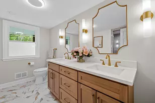 10525 N Fairway Ln, Mequon, WI 53092 - Photo 16