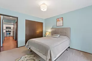 5228 Woodbridge Ln, Greenfield, WI 53221 - Photo 12