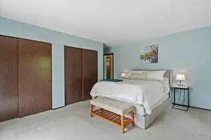 5228 Woodbridge Ln, Greenfield, WI 53221 - Photo 10
