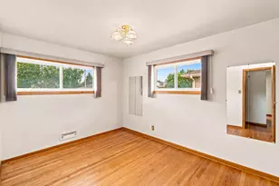 3804 E Klieforth Ave, Cudahy, WI 53110 - Photo 16
