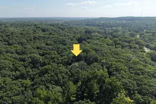 S1W31450 Hickory Hollow Ct, Delafield, WI 53018 - Photo 4