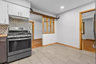 10849 W Derby Ave, Wauwatosa, WI 53225 - Photo 12
