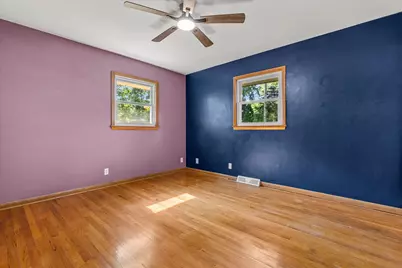 10849 W Derby Ave, Wauwatosa, WI 53225 - Photo 14