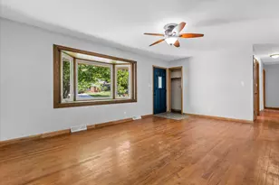 10849 W Derby Ave, Wauwatosa, WI 53225 - Photo 26