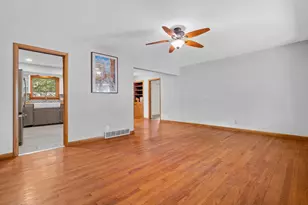 10849 W Derby Ave, Wauwatosa, WI 53225 - Photo 26
