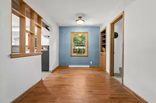 10849 W Derby Ave, Wauwatosa, WI 53225 - Photo 6